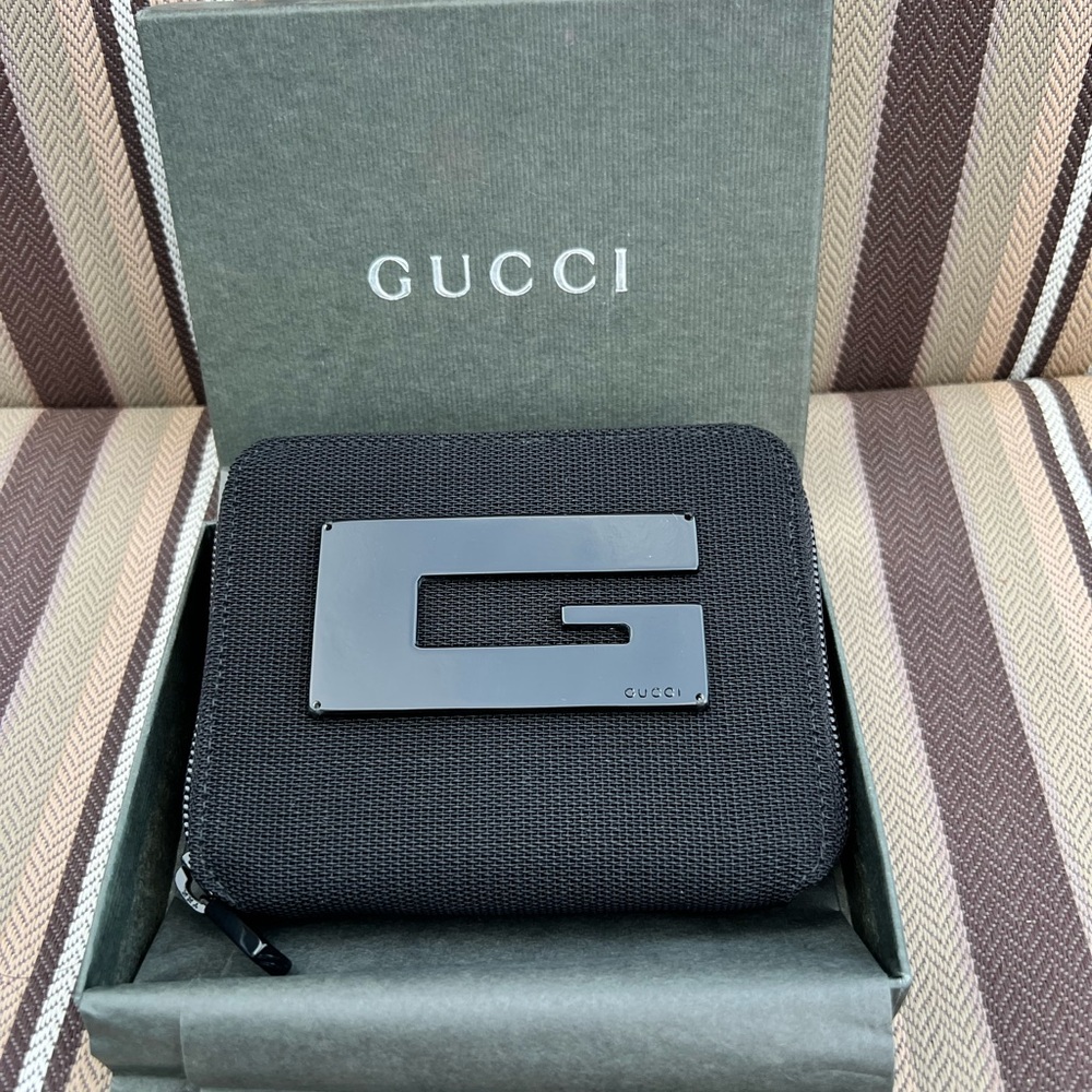 ⛔️SOLD⛔️Gucci Black Wallet with Logo